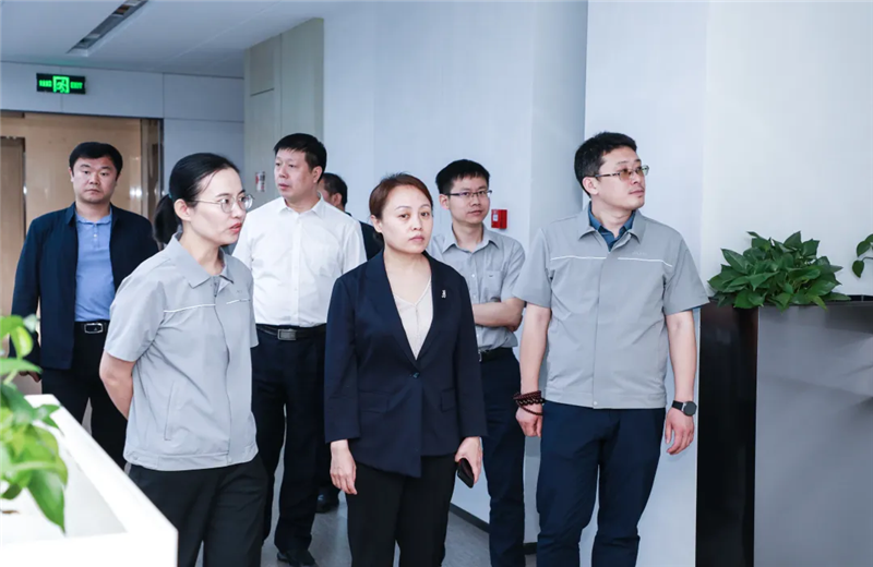 2023年5月15日，河北建材职业技术学院党委书记张明莉一行到Ebpay北京集团进行校企合作交流。